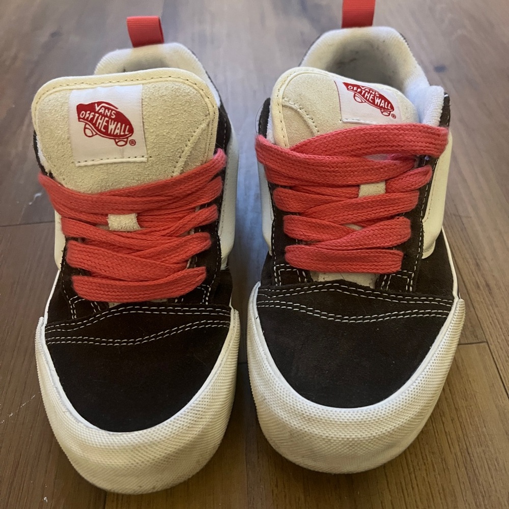 Vans - Picture 3 of 5